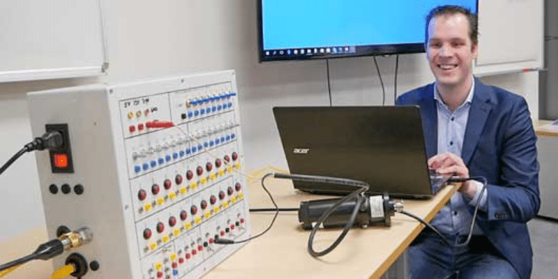 Jan-Jelle Huizinga heeft de bacheloropleiding Technische informatica met de afstudeerrichting Industriële automatisering in vijf jaar afgerond