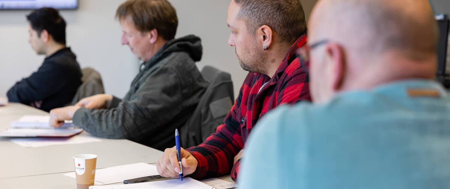Volg bij Hogeschool Dirksen diverse HBO opleidingen binnen de technische branche